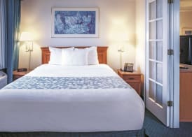 La Quinta Inn by Wyndham Moline Airport 3
