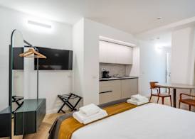 JOIVY Premium Apartments - Trieste Mazzini 5