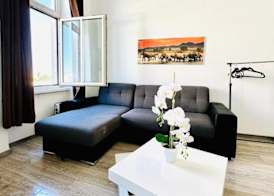 Cozy Studio Apartment Near FAC Platz 3