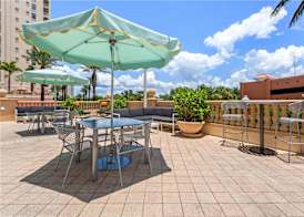 Hampton Inn & Suites St. Petersburg/Downtown 2