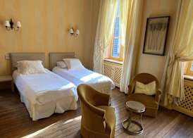 Demeure Saint Louis Historic manor, City 700m, free parking,A C,Clim,WIFI, city view, Garden 5