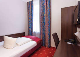Centro National Frankfurt, Trademark Collection by Wyndham 4