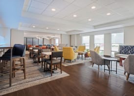 Holiday Inn Express & Suites CINCINNATI RIVERFRONT by IHG 2