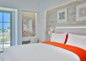 White Pearls-Adults Only Luxury Suites 3