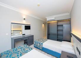 Golden Moon Hotel 4