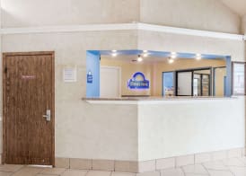 Days Inn by Wyndham San Antonio Splashtown/ATT Center 3