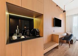 The March Hotel 5