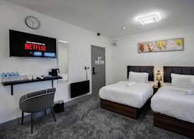 Empire Inn 5
