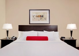 Ramada by Wyndham Camrose 4