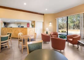 Econo Lodge Hendersonville 2