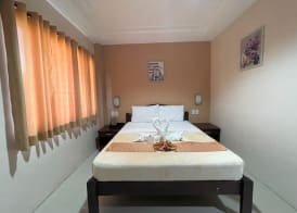 Argao Seabreeze Hotel powered by Cocotel 4