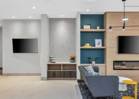 La Quinta Inn & Suites by Wyndham San Jose Airport-Downtown 4