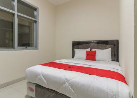 RedDoorz Plus near RS PMI Bogor 3
