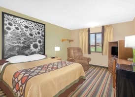 Super 8 by Wyndham Mt Pleasant 5