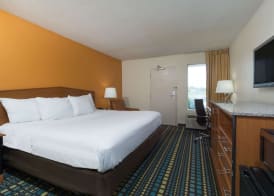 Days Inn by Wyndham Florence Cincinnati Area 4