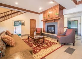 Quality Inn & Suites East Troy I-43 3