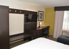 Holiday Inn Express & Suites WATERVILLE - NORTH by IHG 4