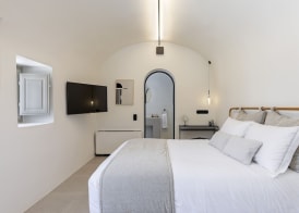 Utopia Suites Santorini 4