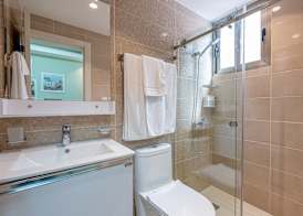 Hotel Stay Here Suites 5