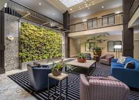 Best Western Plus Palm Court Hotel 2