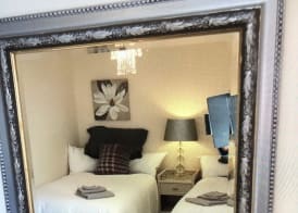 Lazy Nest - Sleeps 4, Parking, Garden & Hammocks 3