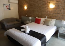 Mountain View Motor Inn & Holiday Lodges 3