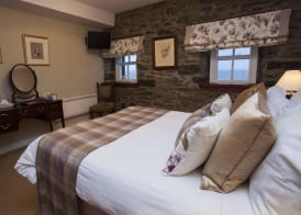 Port Charlotte Hotel 3