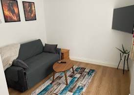 Slough - Sleeps 3 - PetFriendly - Riverside - Bay 5