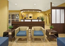 Microtel Inn & Suites by Wyndham Cartersville 2