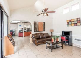 Days Inn by Wyndham San Antonio Splashtown/ATT Center 4