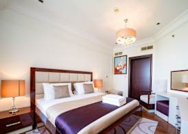Spacious One Bedroom with Beach Access 2