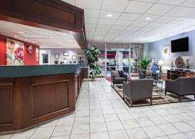 Ramada by Wyndham & Suites Warner Robins 4