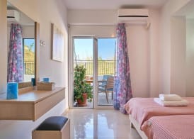 Lake View Suites Private Pool Villas with Panoramic Lake Kournas Views Near Chania 3