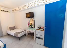 Lunar Seaside Hotel 5