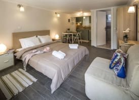 Vassilis Guest House 2