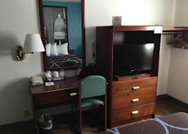 Super 8 by Wyndham Portland ME 5