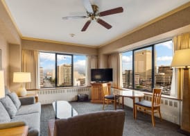 The Hotel Captain Cook 4