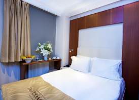 THE COACH HOTEL 4