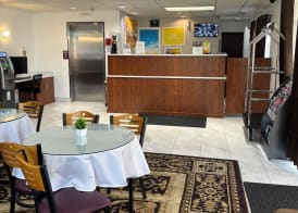 Days Inn by Wyndham Seattle Aurora 4