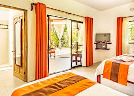 Hotel Villas Rio Mar 5
