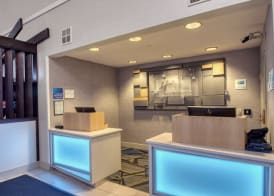 Holiday Inn Express & Suites OSHKOSH-SR 41 by IHG 3