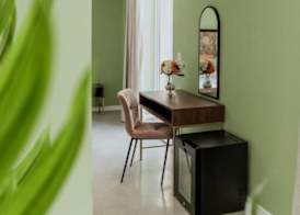 King Charles Boutique 5