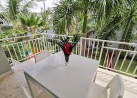 SOL CARIBE SUITES DELUXE Beach Club and Pool 3