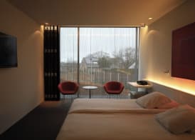 D-Hotel 2