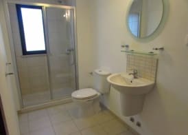 2 Bedrooms 2 Bathrooms Pool View Apartment 5