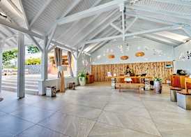LES GALETS ROUGES LODGES & SPA 2