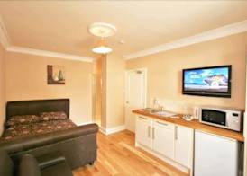 Central Studios Gloucester Road by RoomsBooked - Free Parking 2