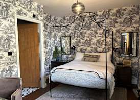 Manor House Lindley 5