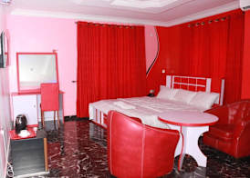 Resdon Hotel and Suites 4