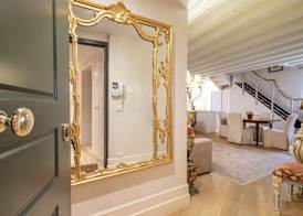 Gondola Luxury - Campo Santi Filippo e Giacomo by Wonderful Italy 2